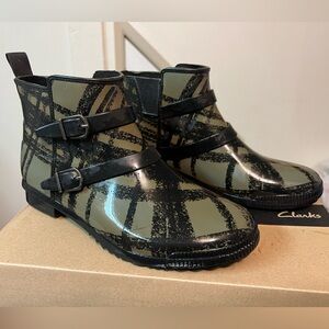 Cougar, short rain boots, size 8